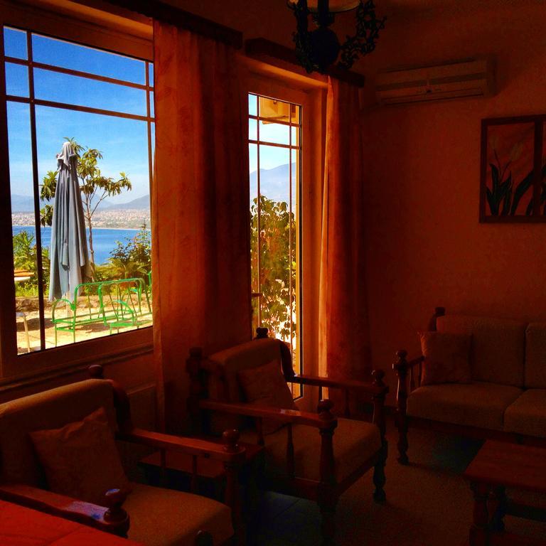 Verga Apartments & Suites Каламата Экстерьер фото