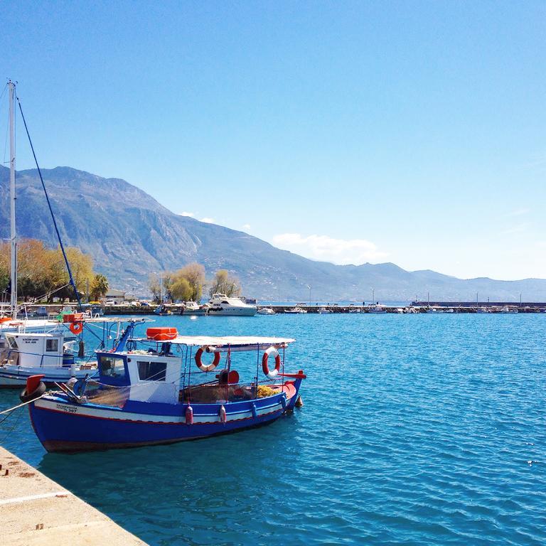 Verga Apartments & Suites Каламата Экстерьер фото