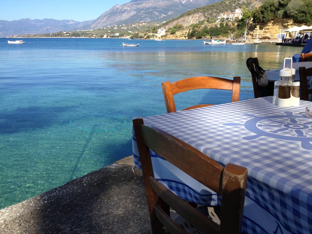 Verga Apartments & Suites Каламата Экстерьер фото