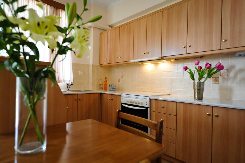Verga Apartments & Suites Каламата Экстерьер фото