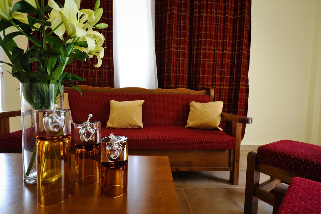 Verga Apartments & Suites Каламата Экстерьер фото